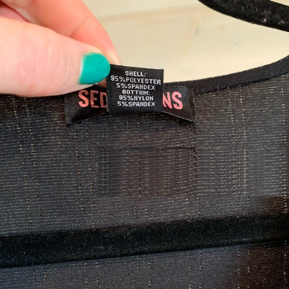 Seductions | Gold & Black Dress - Picture 6 of 6